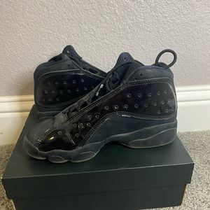 Jordan 13 “cap and gown” size 5y